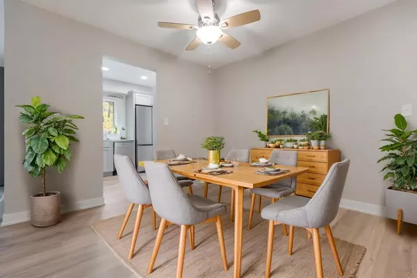 Palatine, IL 60097,345 N Carter Street #103