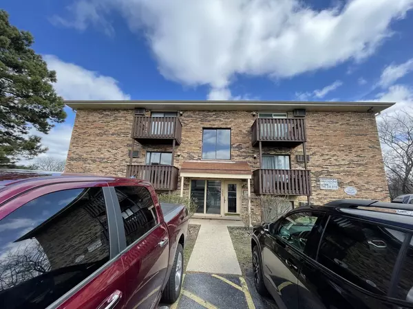 535 Brookside Drive #F, Westmont, IL 60559