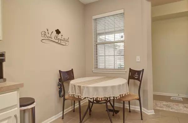 Romeoville, IL 60446,1811 S Wentworth Circle