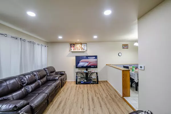 Des Plaines, IL 60016,479 Munroe Circle