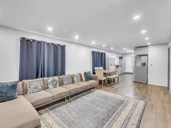 Pontiac, IL 61764,915 E Prairie Street