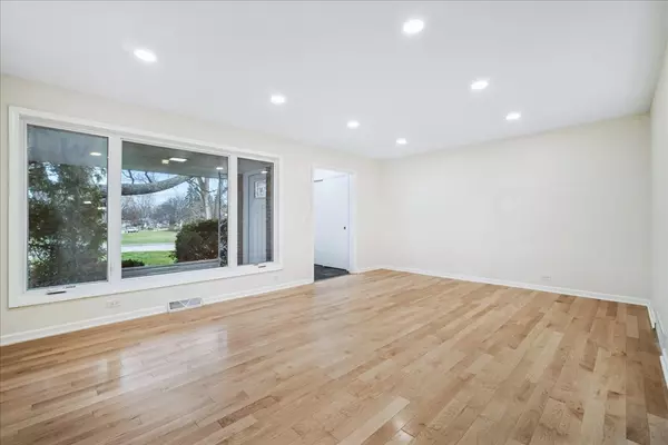 Highland Park, IL 60035,Address not disclosed