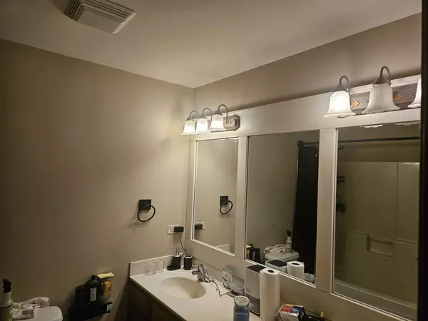 Sycamore, IL 60178,2206 Concord Drive #B