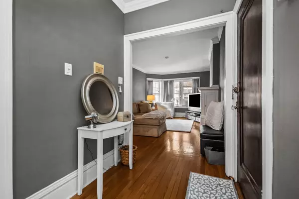 Oak Park, IL 60302,212 N Oak Park Avenue #2EE