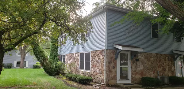 354 Creekside Drive, Vernon Hills, IL 60061