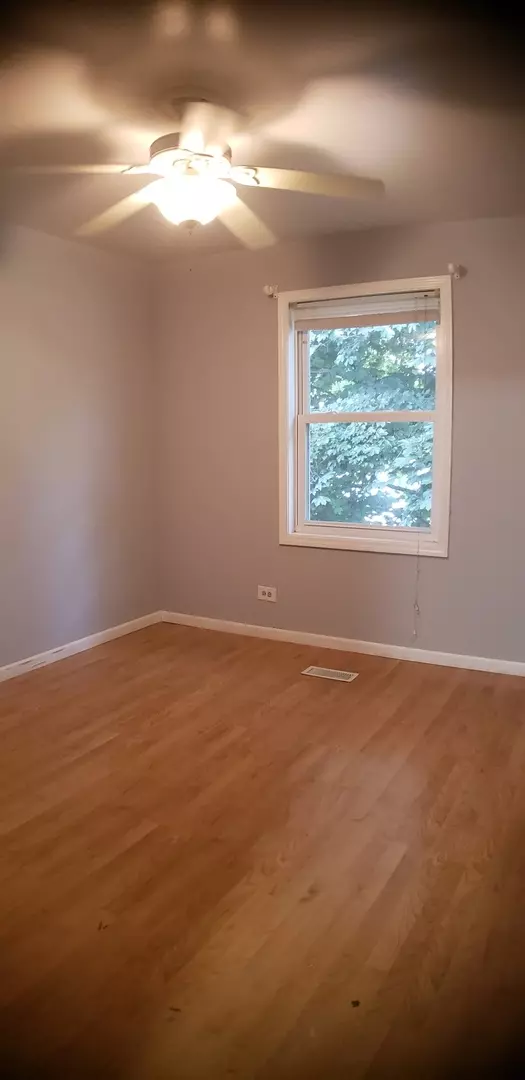 Vernon Hills, IL 60061,354 Creekside Drive