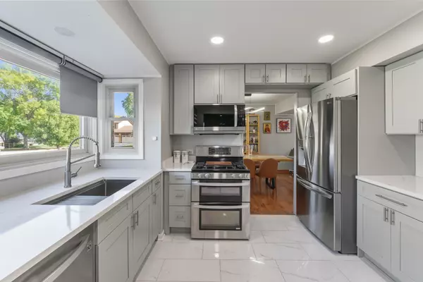 Schaumburg, IL 60193,620 S Point Drive