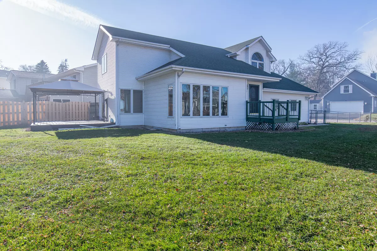 Fox Lake, IL 60020,97 Mark Lane