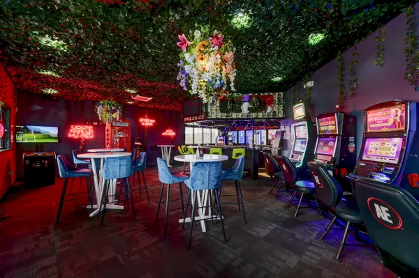 Beecher, IL 60401,643 S Dixie Highway