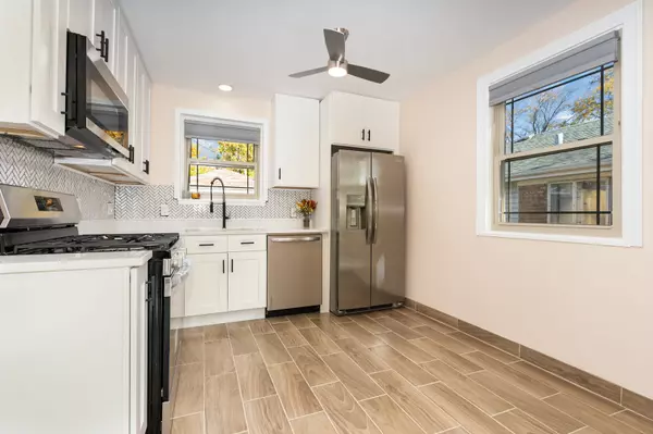 Homewood, IL 60430,2514 Spruce Road