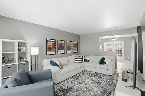 Dyer, IN 46311,528 Briarwood Drive