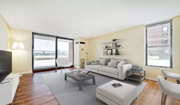 Evanston, IL 60201,1715 Chicago Avenue #616S