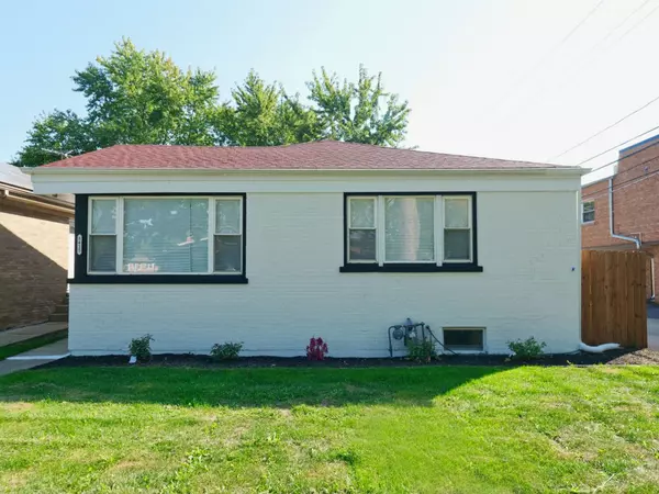 8415 Trumbull Avenue, Skokie, IL 60076