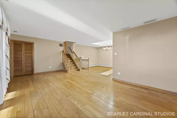 Schaumburg, IL 60193,13 W Monterey Avenue