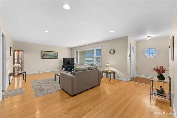 Elgin, IL 60123,431 N MELROSE Avenue