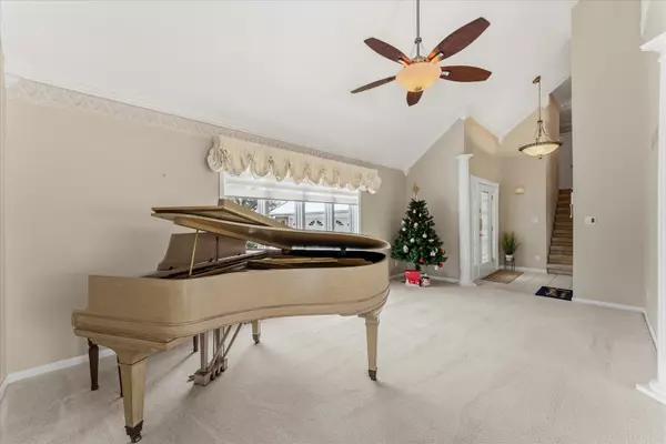 Champaign, IL 61822,2501 Cherry Hills Drive