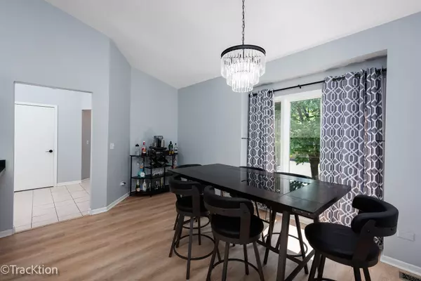 Downers Grove, IL 60515,1014 Braemoor Drive #B