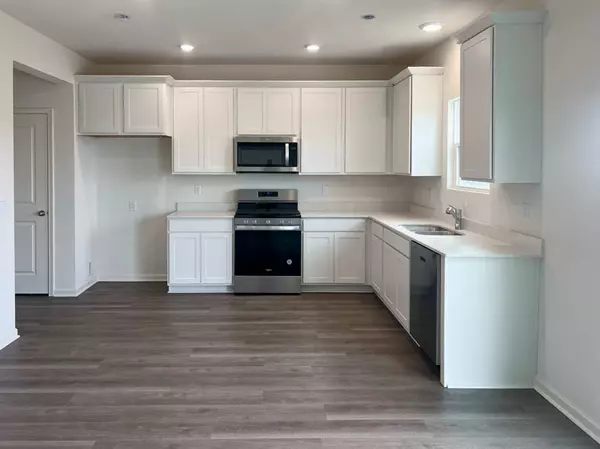 Oswego, IL 60543,2485 Semillon Street