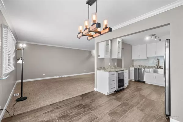 Bloomingdale, IL 60108,215 Lakeshore Lane