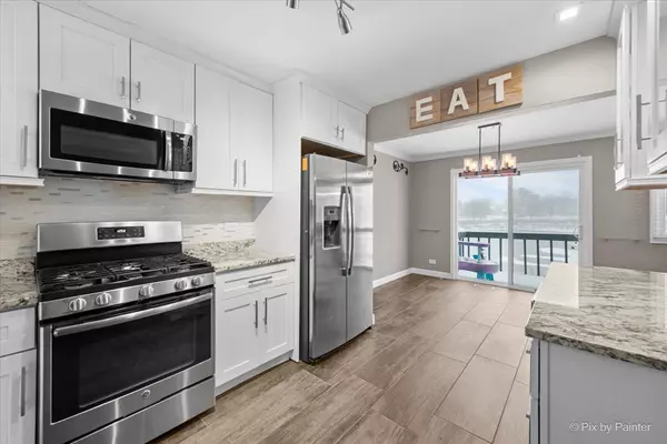 Bloomingdale, IL 60108,215 Lakeshore Lane