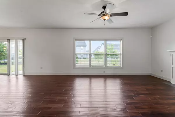 Champaign, IL 61822,5102 Jacks Boulevard