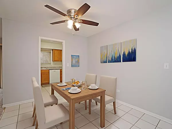 Palatine, IL 60067,337 N Carter Street #202