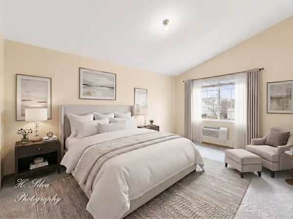 Carpentersville, IL 60110,1431 Silverstone Drive #1431