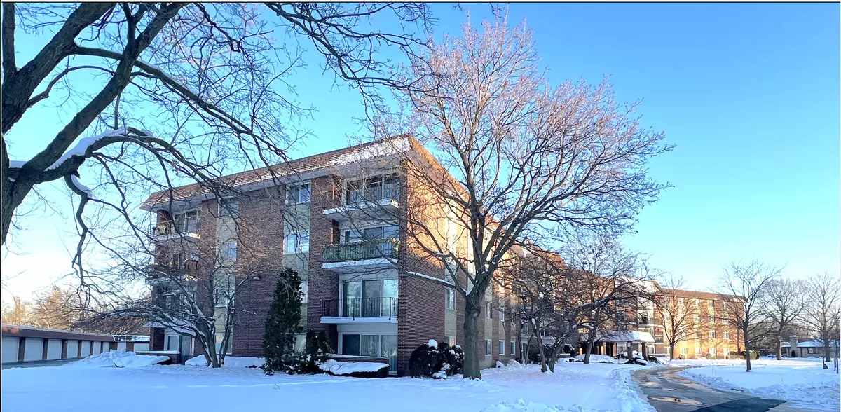 Arlington Heights, IL 60005,1025 S Fernandez Avenue #1D