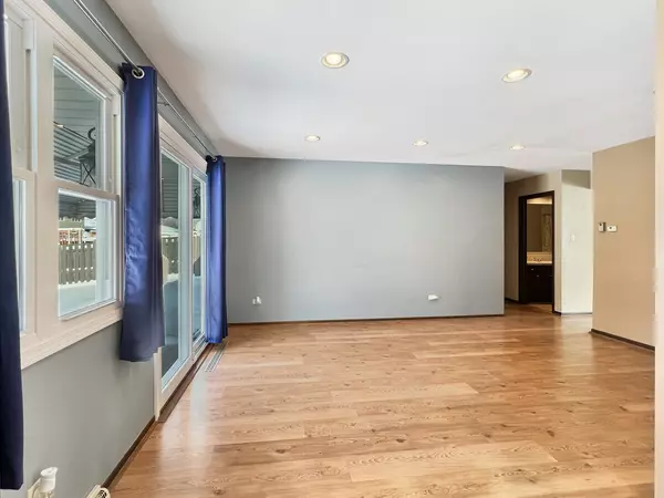 Lansing, IL 60438,Address not disclosed