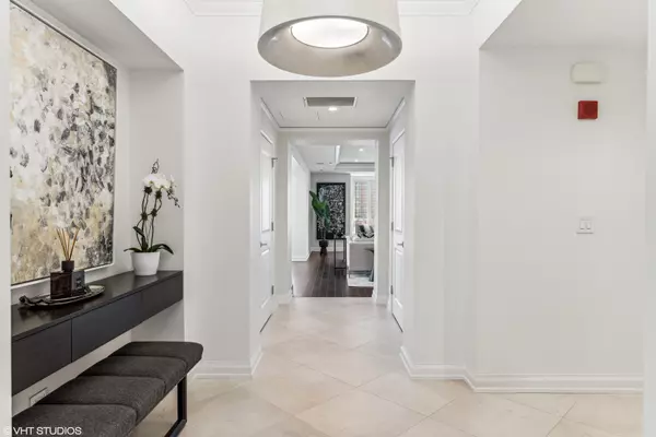 Chicago, IL 60611,11 E Walton Street #4202