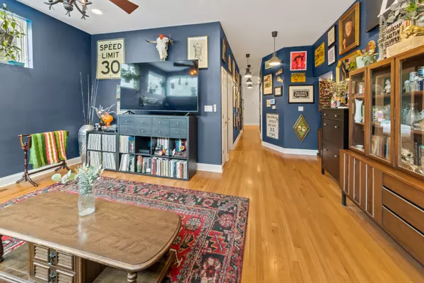 Chicago, IL 60622,2558 W Haddon Avenue #1