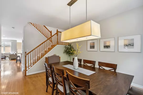 Glenview, IL 60025,4297 Linden Tree Lane