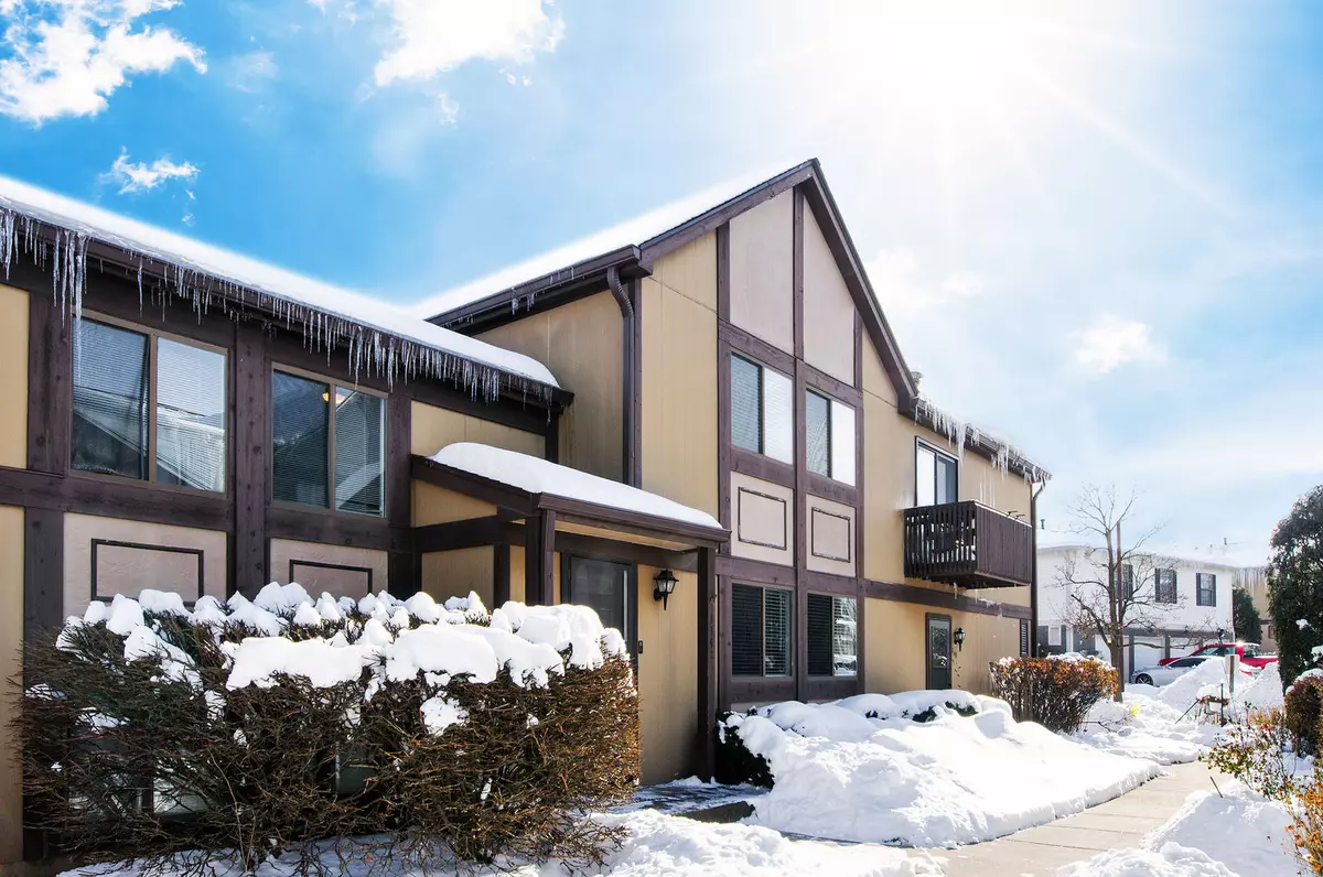 Palatine, IL 60074,1342 Inverrary Lane #1342