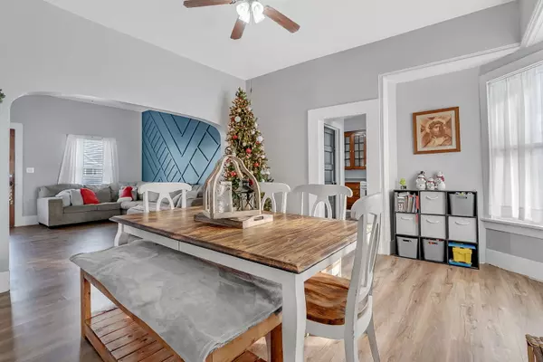 Coal City, IL 60416,145 W Maple Street