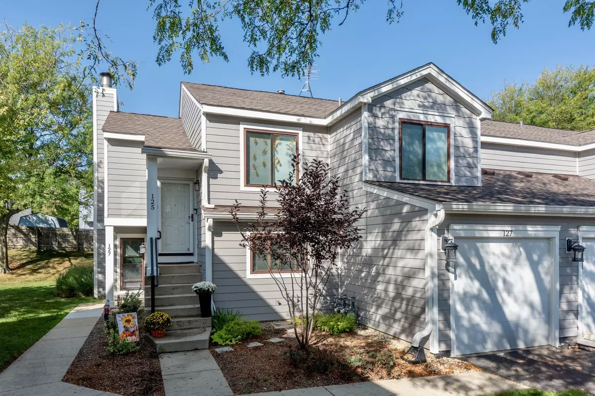 Schaumburg, IL 60193,125 Manchester Court #125