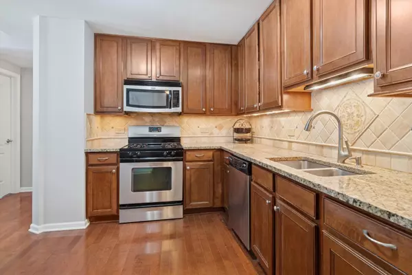 Lombard, IL 60148,855 E 22ND Street #104