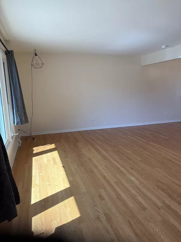 Darien, IL 60561,1814 Holly Avenue