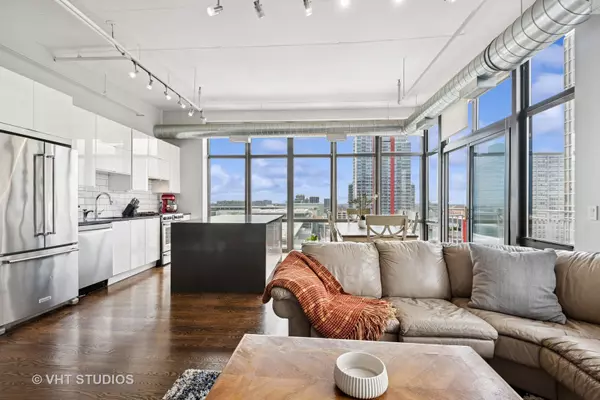 Chicago, IL 60616,212 E CULLERTON Street #PH06