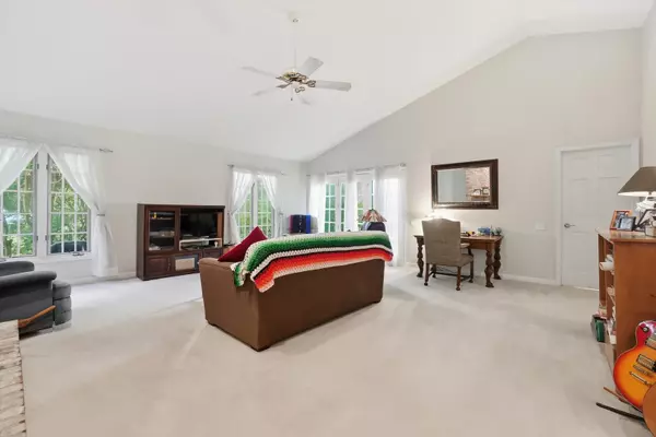 Mundelein, IL 60060,821 Killarney Pass Circle