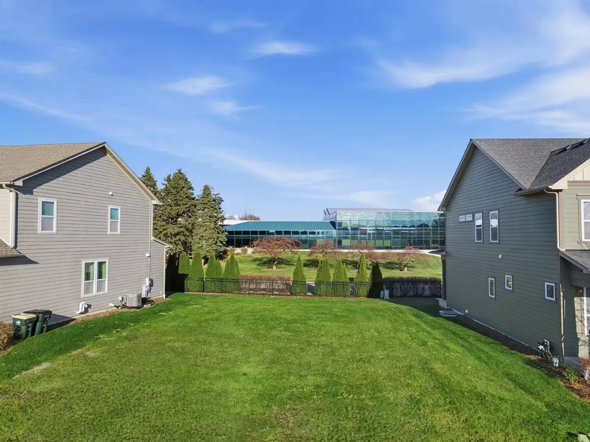 Barrington, IL 60010,1419 Somerset Place