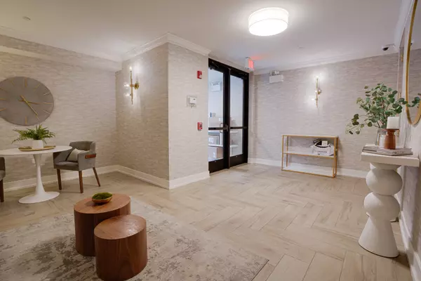 Northbrook, IL 60062,1781 TUDOR Lane #308