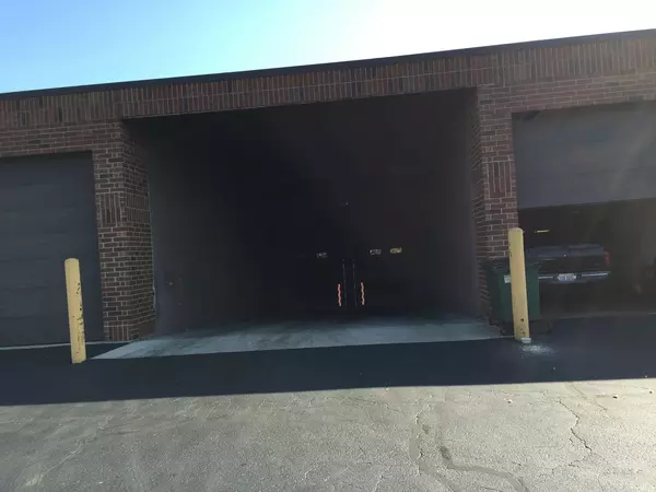 Lake Zurich, IL 60047,1050 Ensell Road #100