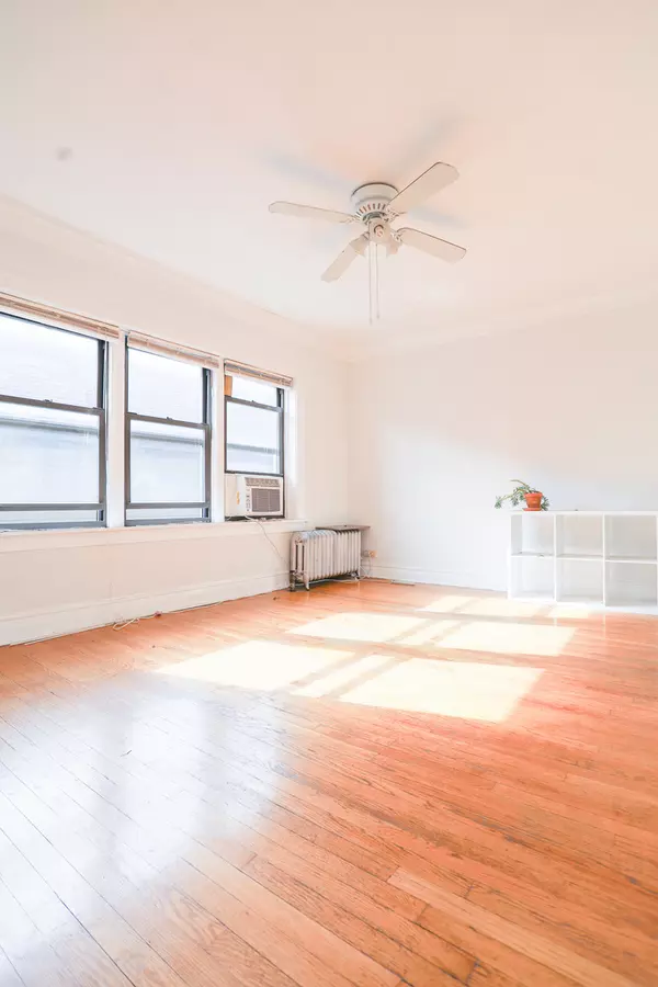 Chicago, IL 60618,2948 N Seeley Avenue #2