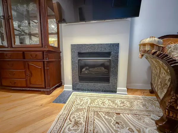 Chicago, IL 60625,3111 W Lawrence Avenue #D202