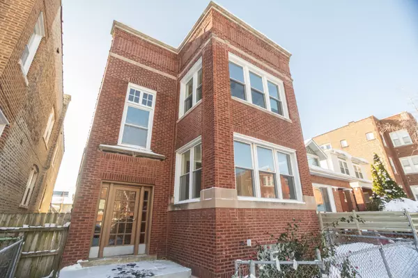 Chicago, IL 60625,3033 W Gunnison Street #1