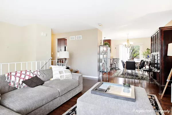 Lake Zurich, IL 60047,1073 Poplar Court