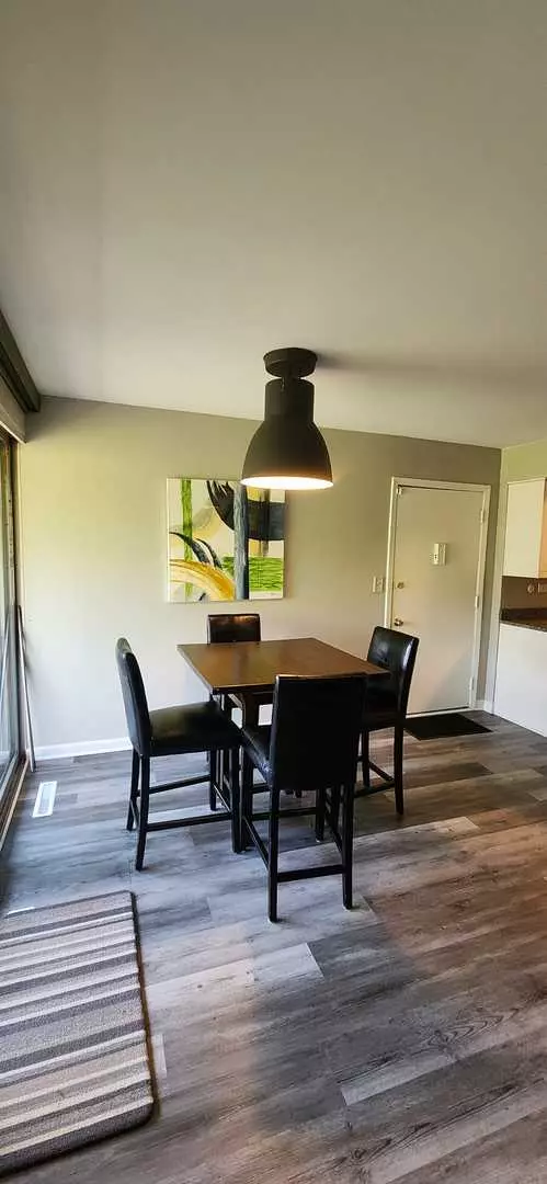 Lisle, IL 60532,5534 E Lake Drive #E