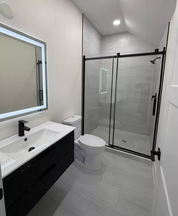 New Lenox, IL 60451,915 S Spencer Road #1