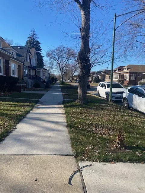 Chicago, IL 60619,637 E 88th Street