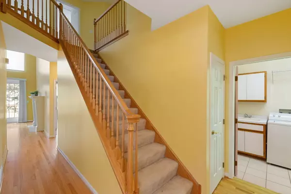 Clarendon Hills, IL 60514,303 Reserve Circle